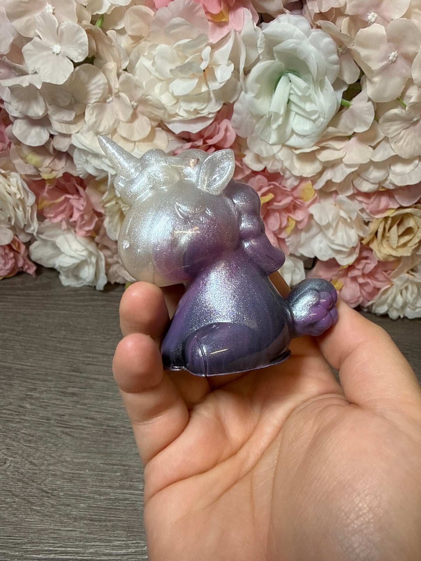 Einhorn Figur aus Epoxidharz – handgefertigte Deko Figur Einzelstück