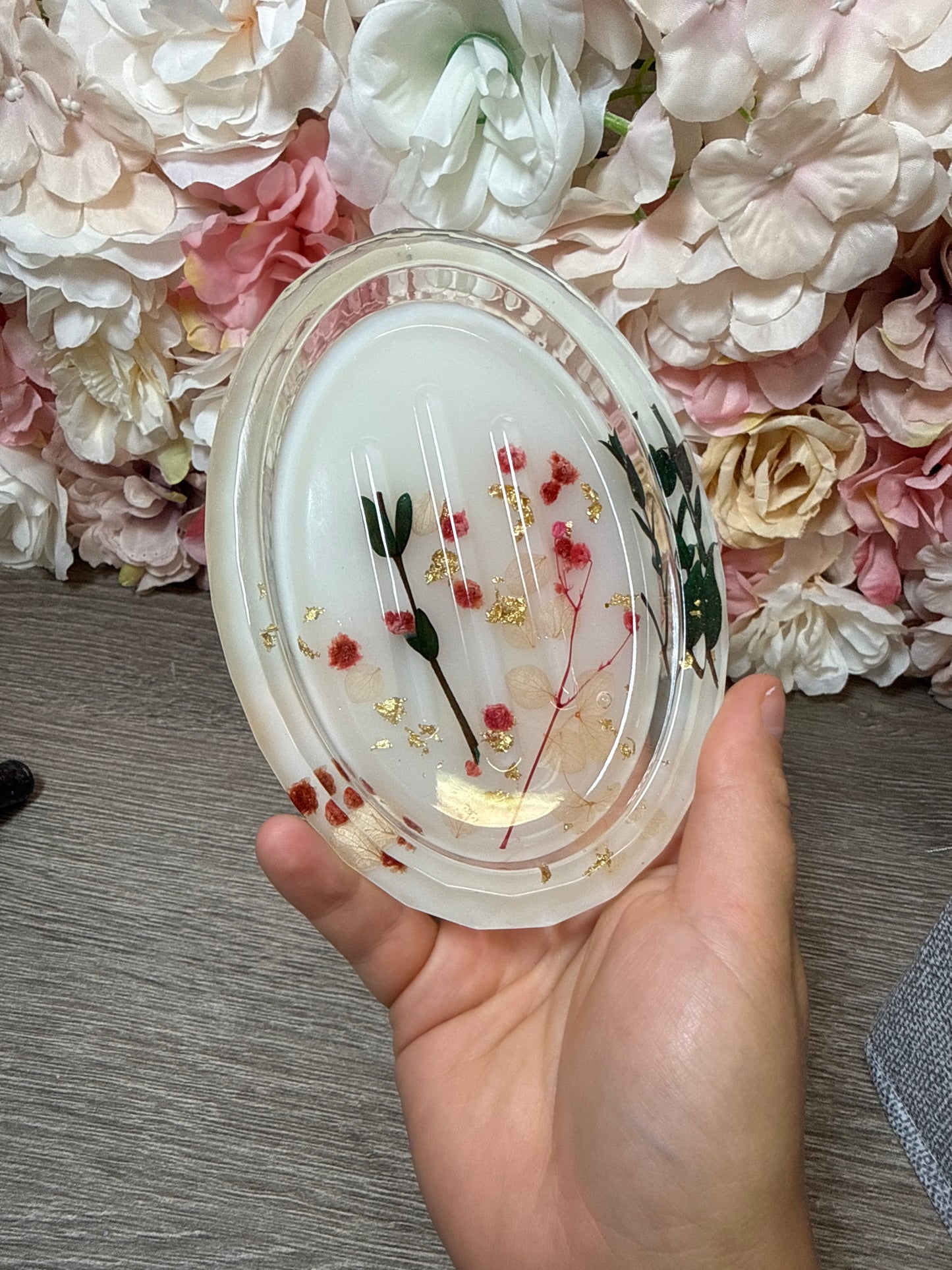 Seifenschale mit echten Blüten