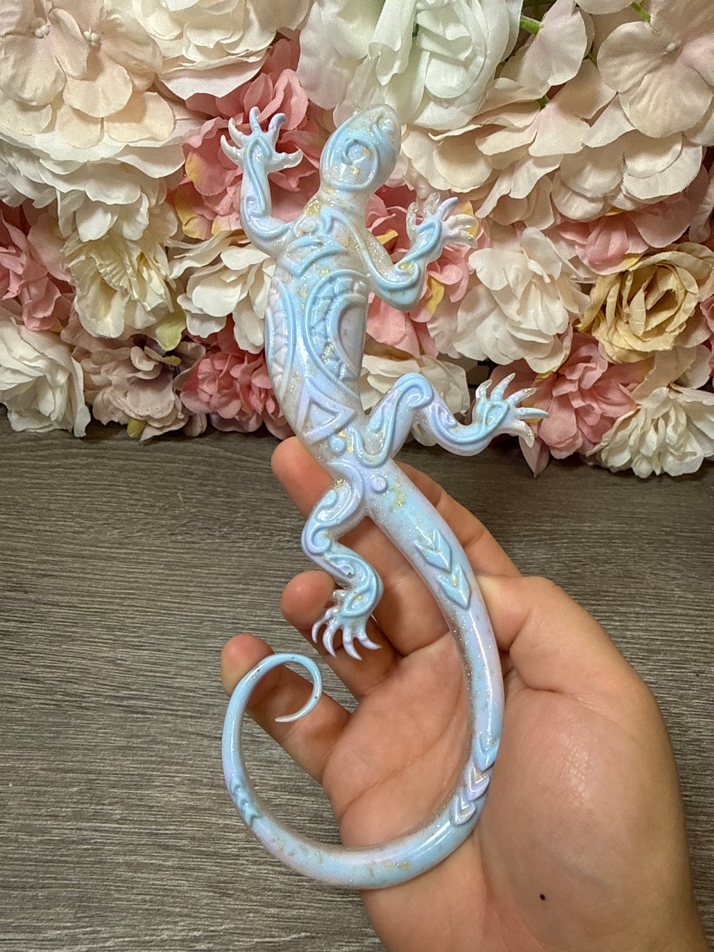 Gecko Figur aus Epoxidharz – handgefertigte Deko Figur Einzelstück