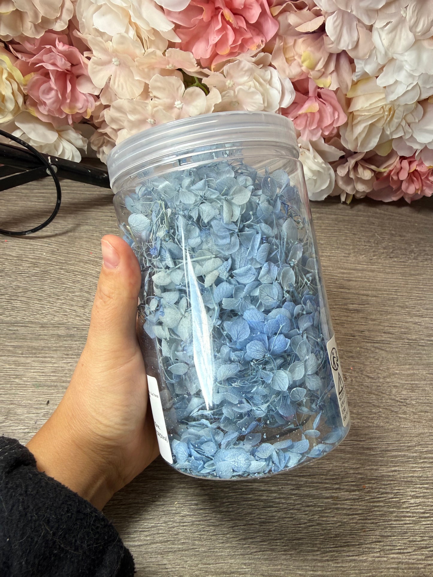 Große Dose Trockenhortensien Hellblau – gut gefüllt – Resin Deko