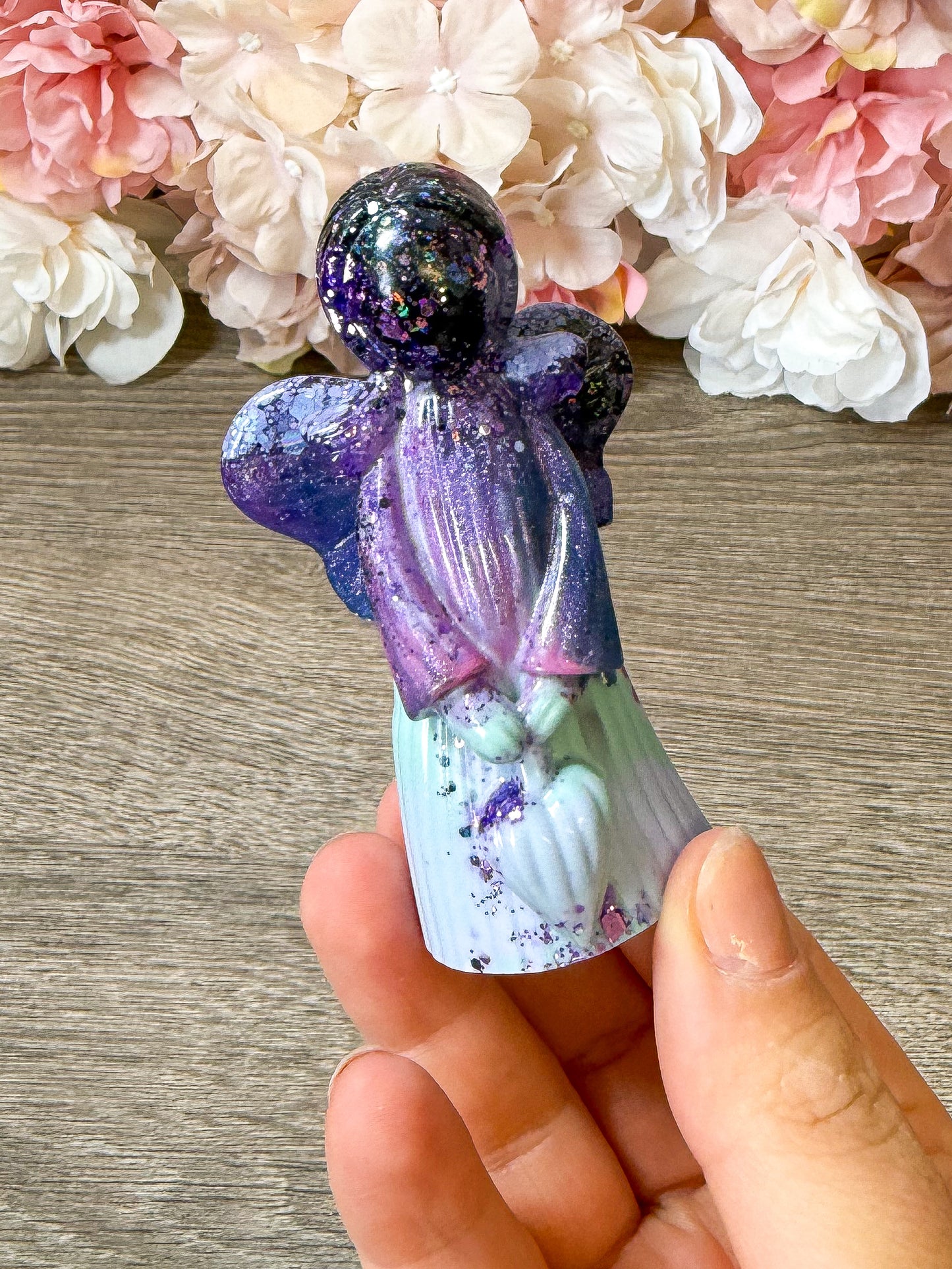 Kleine Engel Figur aus Epoxidharz – handgefertigte Deko Figur Einzelstück