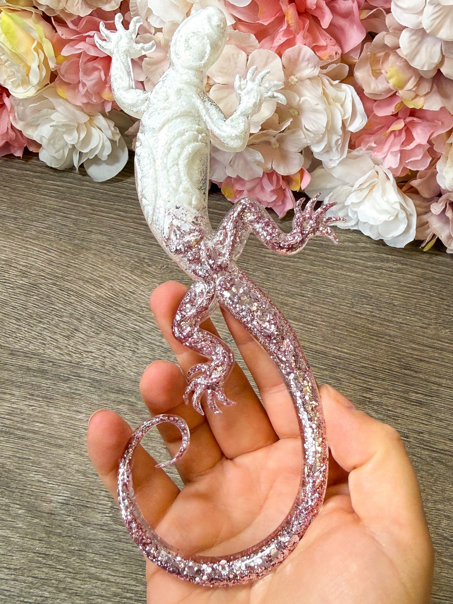 Gecko Figur aus Epoxidharz – handgefertigte Deko Figur Einzelstück