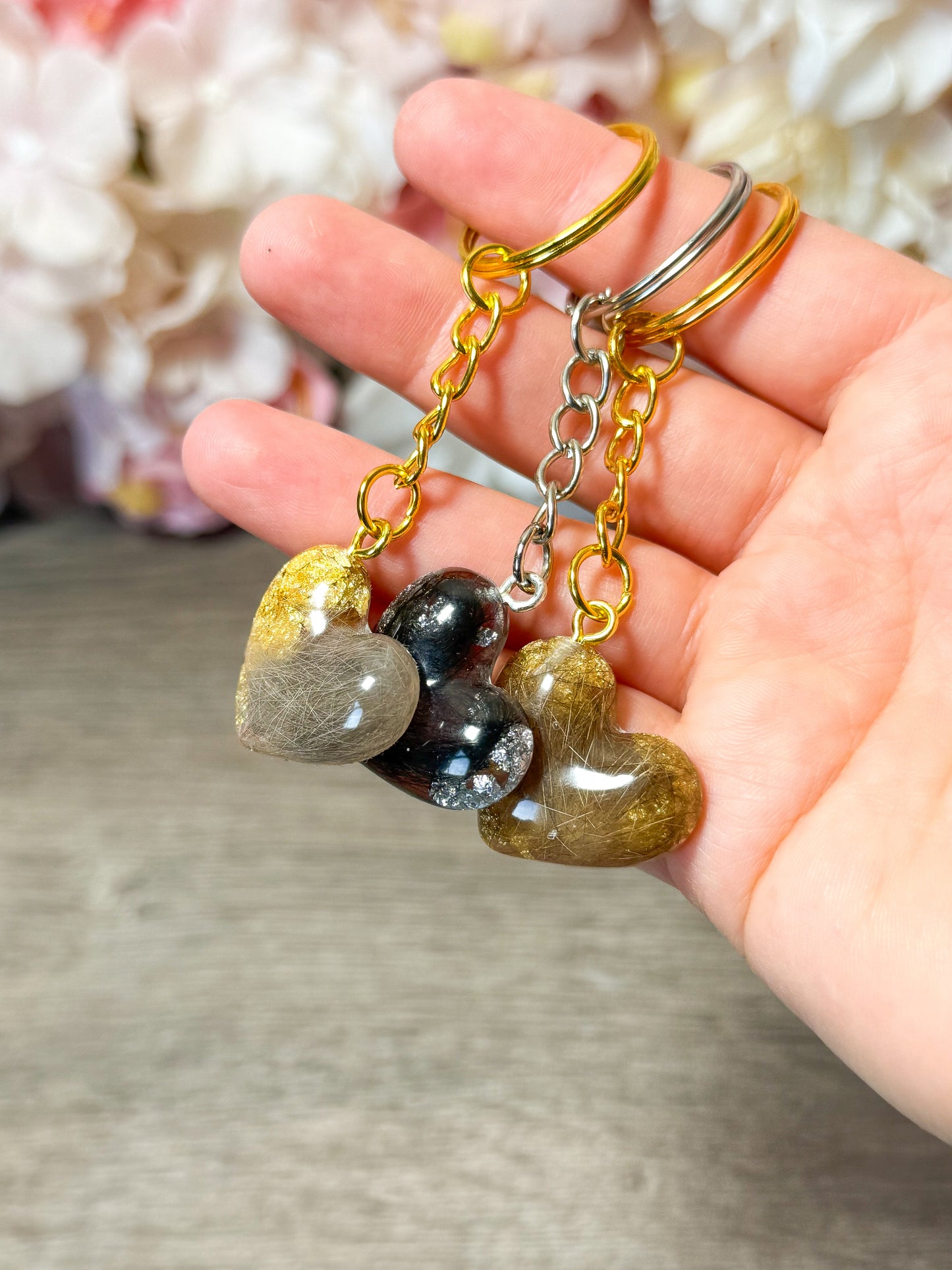 Erinnerungsschlüsselanhänger mit Tierfell – personalisiertes Tierandenken aus Resin