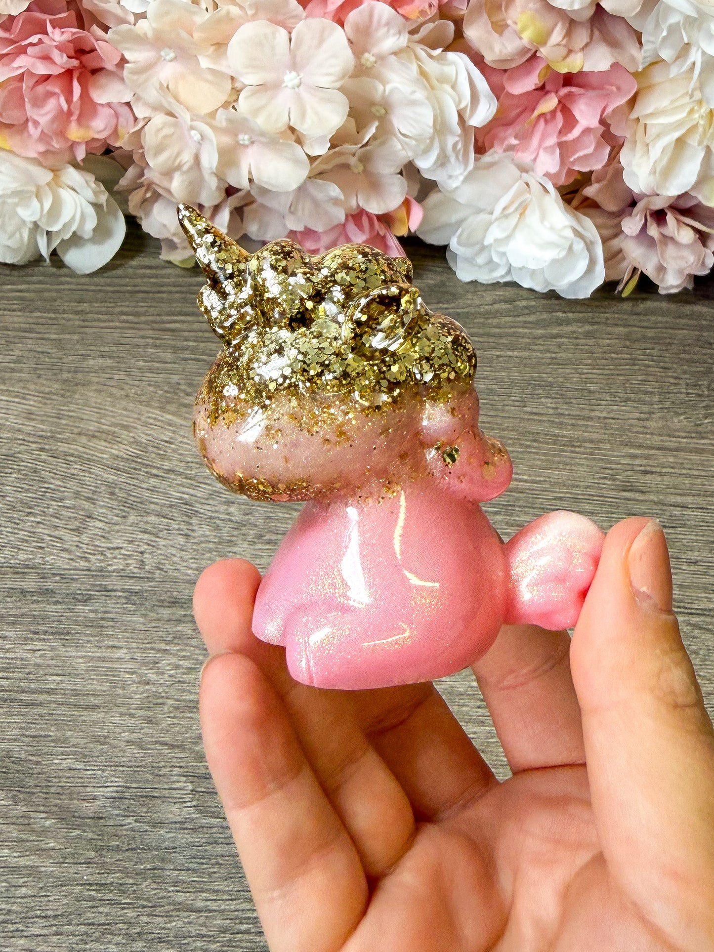 Einhorn Figur aus Epoxidharz – handgefertigte Deko Figur Einzelstück