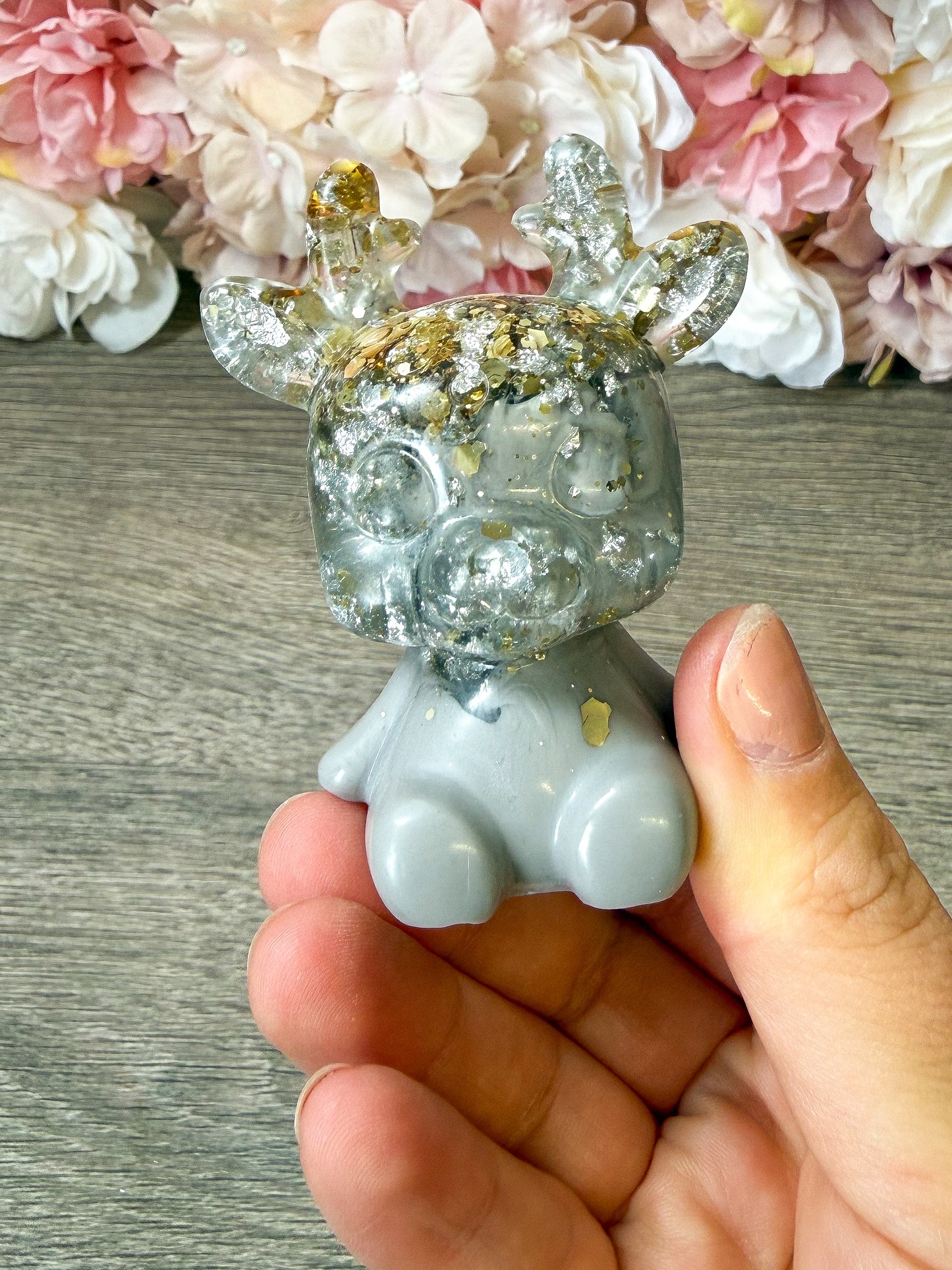 Hirsch Figur aus Epoxidharz – handgefertigte Deko Figur Einzelstück