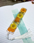 Lesezeichen mit Blüten in verschiedenen Designs