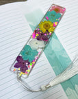 Lesezeichen mit Blüten in verschiedenen Designs