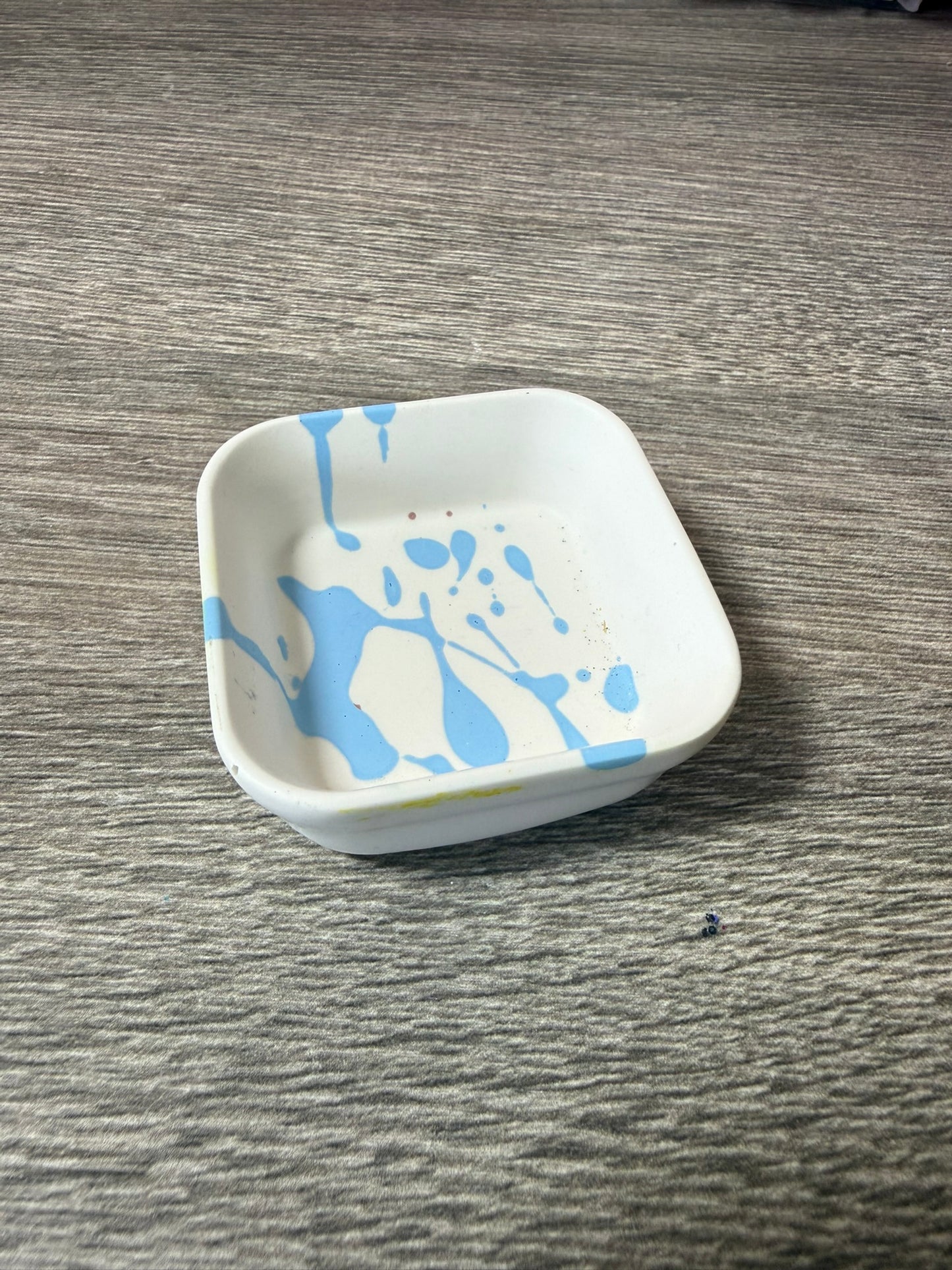 kleine Schale aus Raysin