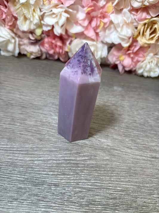 Kristallturm in Lila - Amethystspitzenoptik