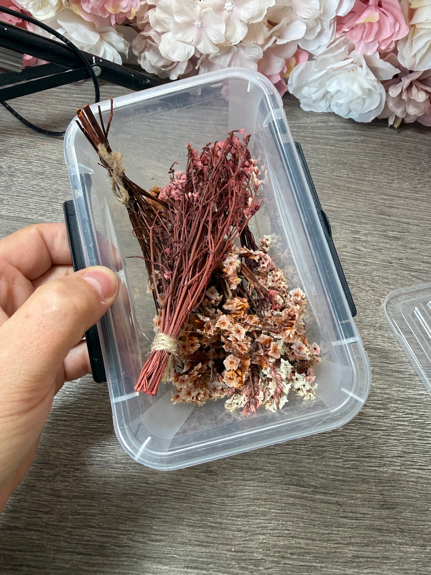 Trockenblumen-Mix mit Strandflieder & Schleierkraut – Resin Deko