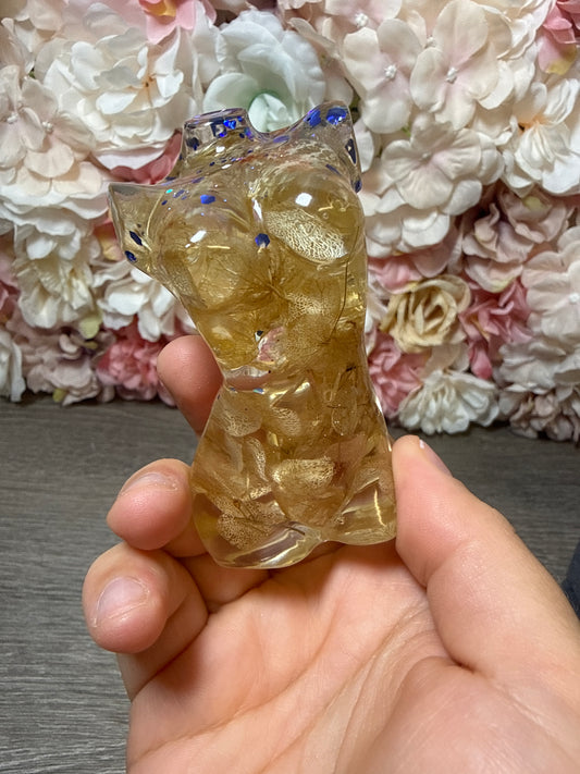Figur Lady mit echten Hortensien