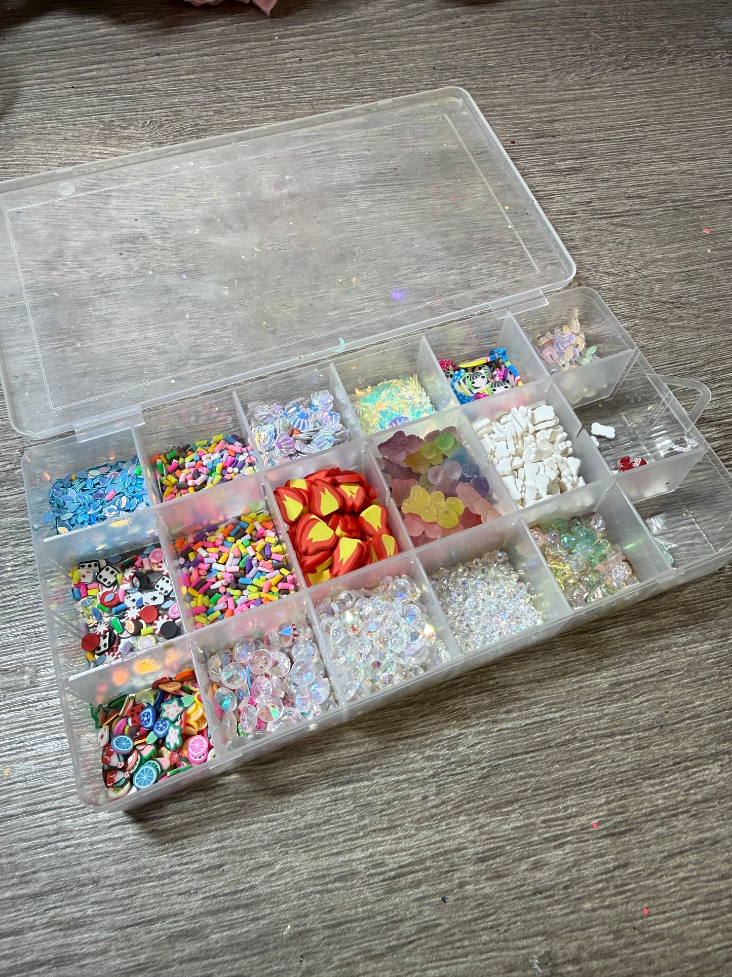 Große Resin Deko-Box – Cabochons, Fimo, Streusel & Deko Mix inkl. Sortierbox