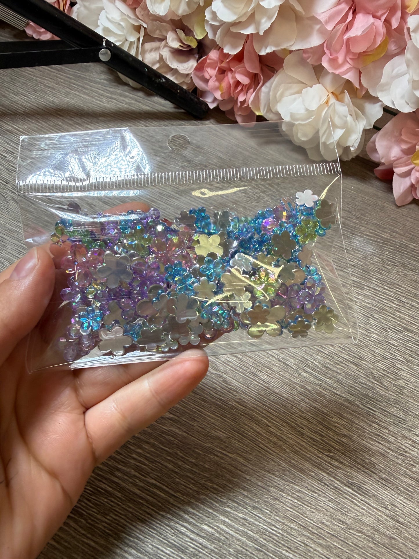 Blumen Mix – Acryl Blüten – Resin Einleger – bunt & irisierend
