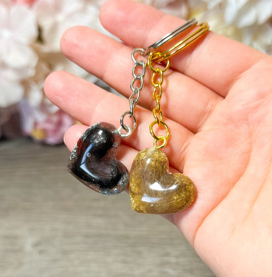 Erinnerungsschlüsselanhänger mit Tierfell – personalisiertes Tierandenken aus Resin