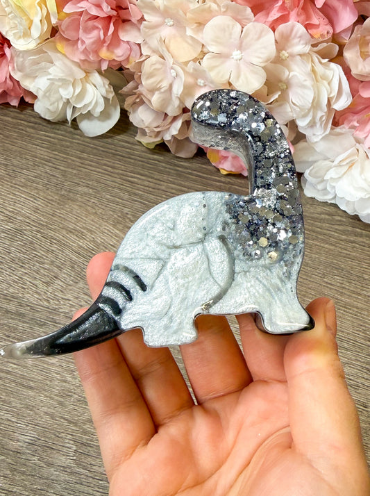 Dino Figur aus Epoxidharz – handgefertigte Deko Figur Einzelstück
