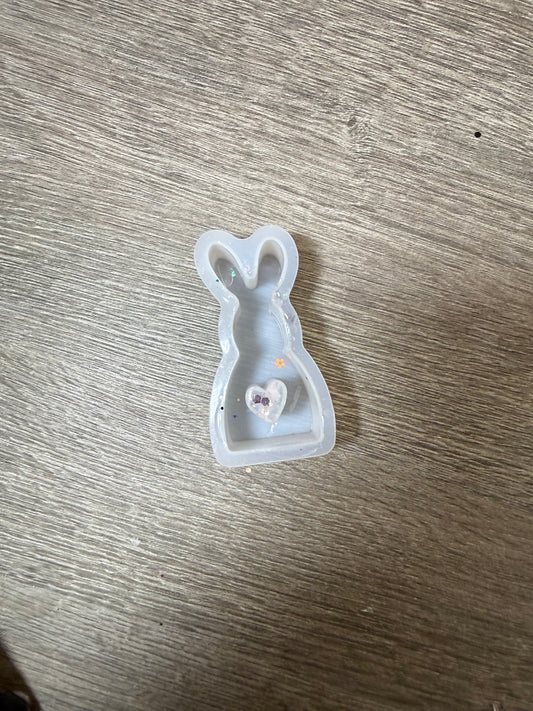 Silikonform kleiner Hase mit Herz – gebraucht