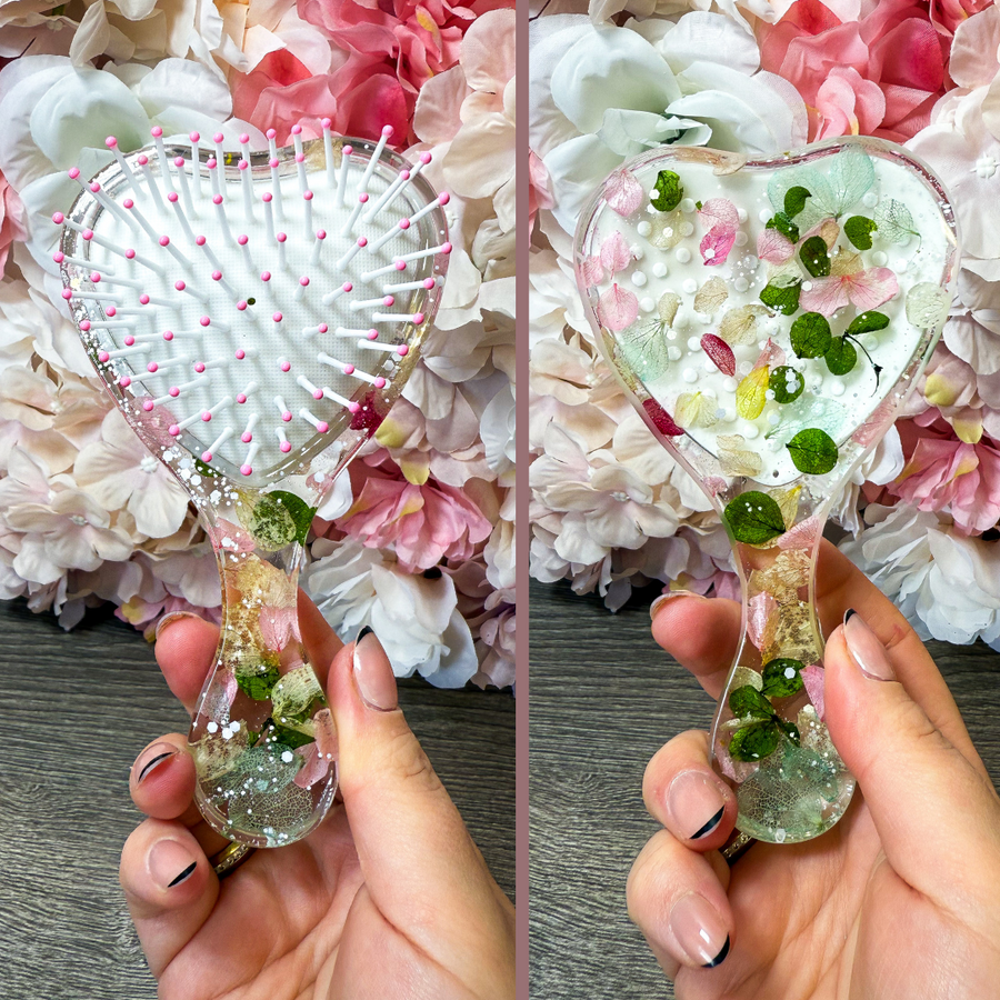 Haarbürste mit echten Hortensien in verschiedenen Designs