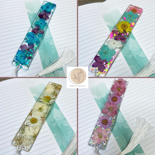 Lesezeichen mit Blüten in verschiedenen Designs