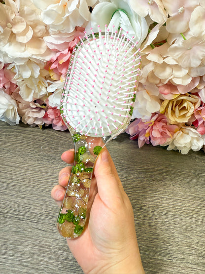 Einzelstück – Haarbürste mit echten, eingearbeiteten Blüten