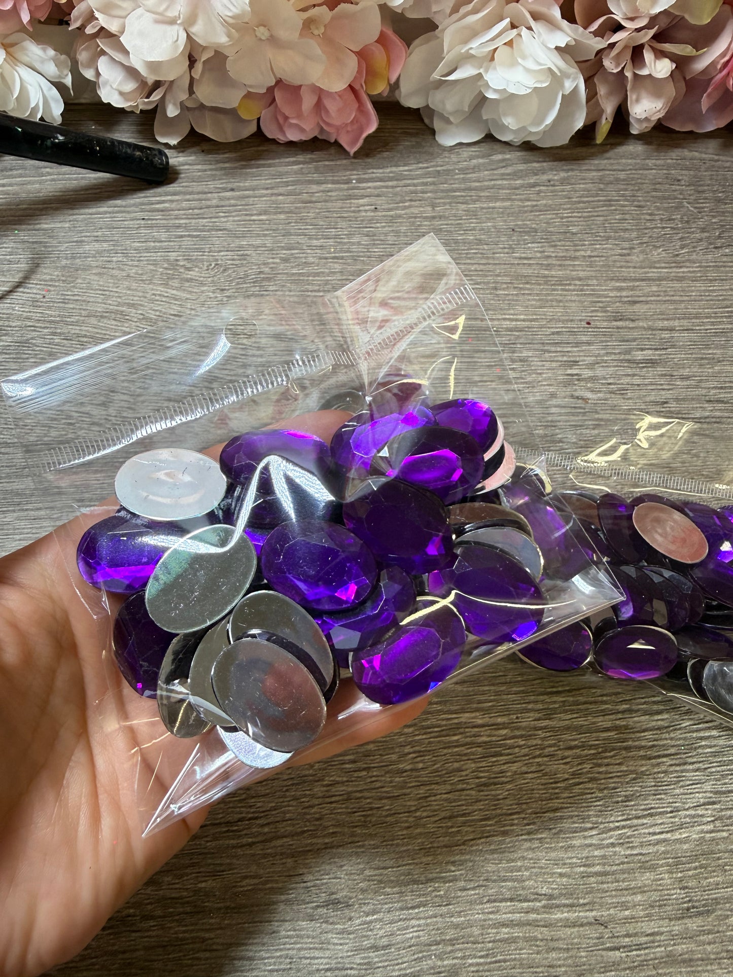Schmucksteine in Lila – oval – 1 Beutel – für Resin, DIY & Dekoration