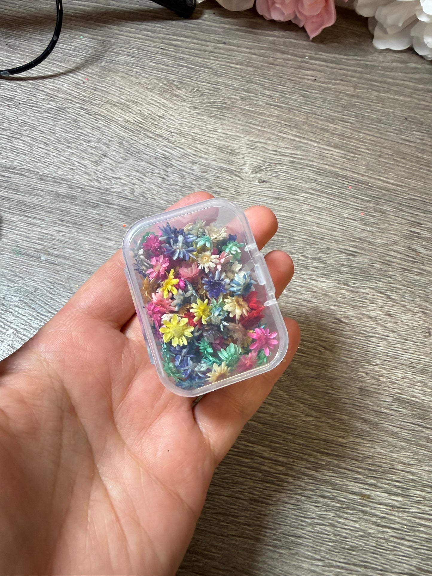 Trockenblumen Mix bunt in Aufbewahrungsdose – Resin Deko