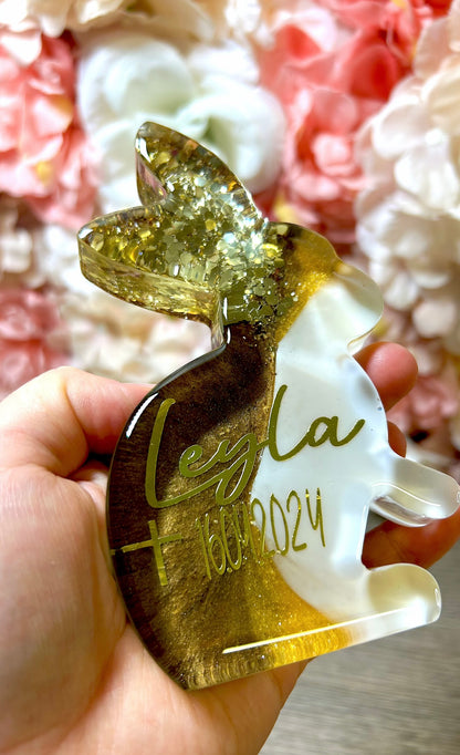 Erinnerungsfigur Hase – personalisiertes Tierandenken aus Resin mit Tierfell möglich