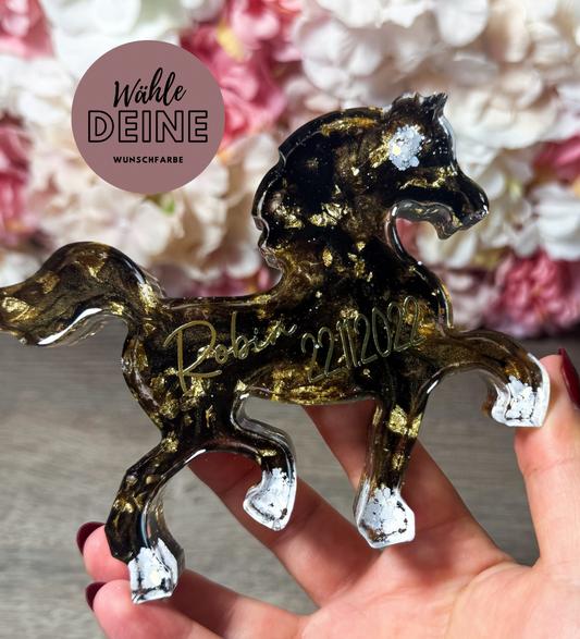 Personalisierbare Pferdefigur aus Resin – individuelles Andenken an dein Herzenspferd