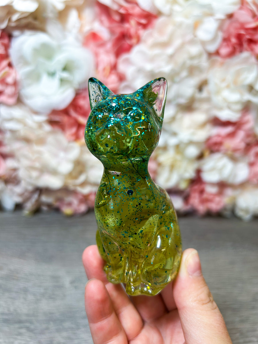 Figur "Katze" mit echten Blumen