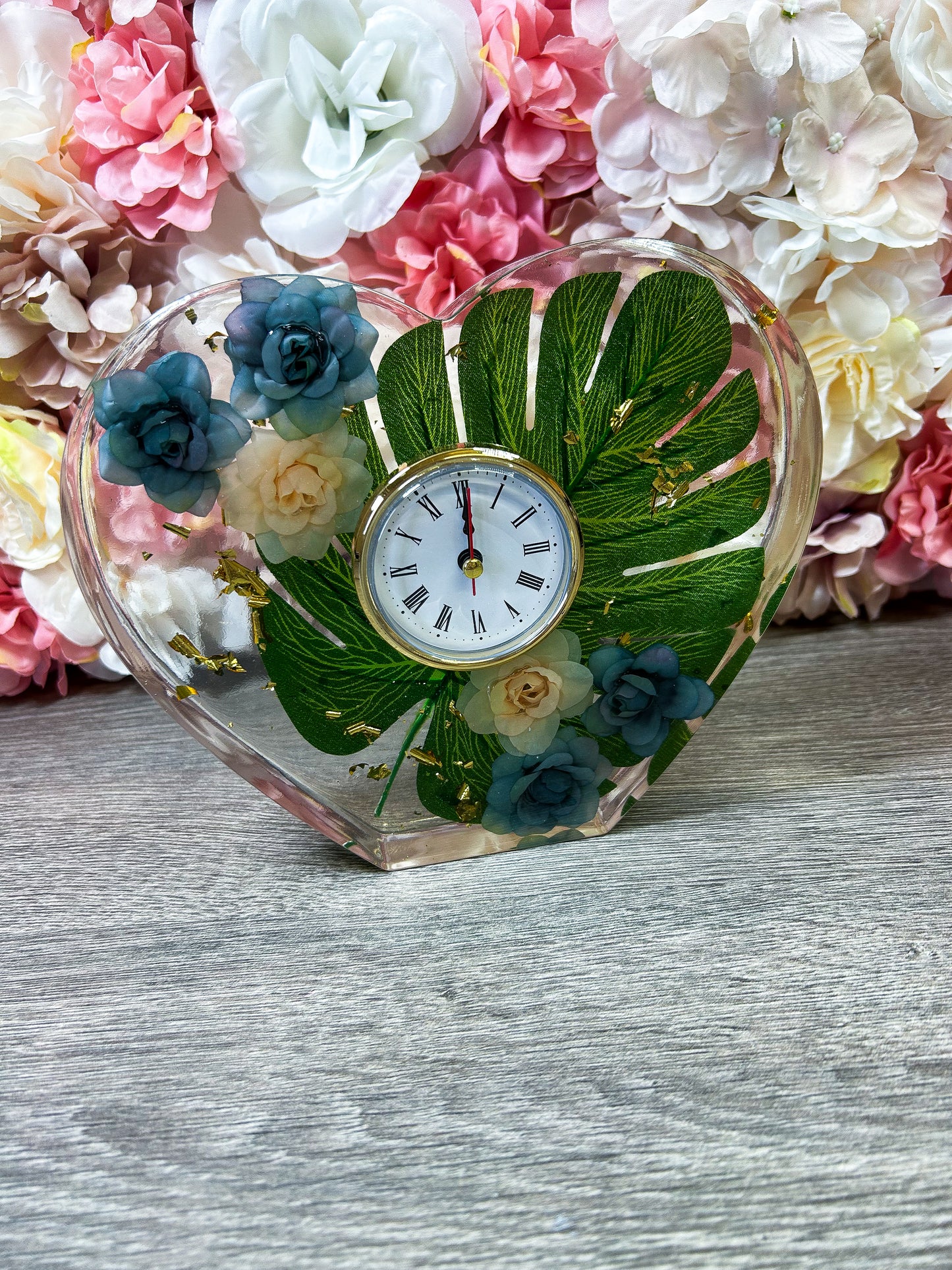 Standuhren aus Resin in verschiedenen Designs