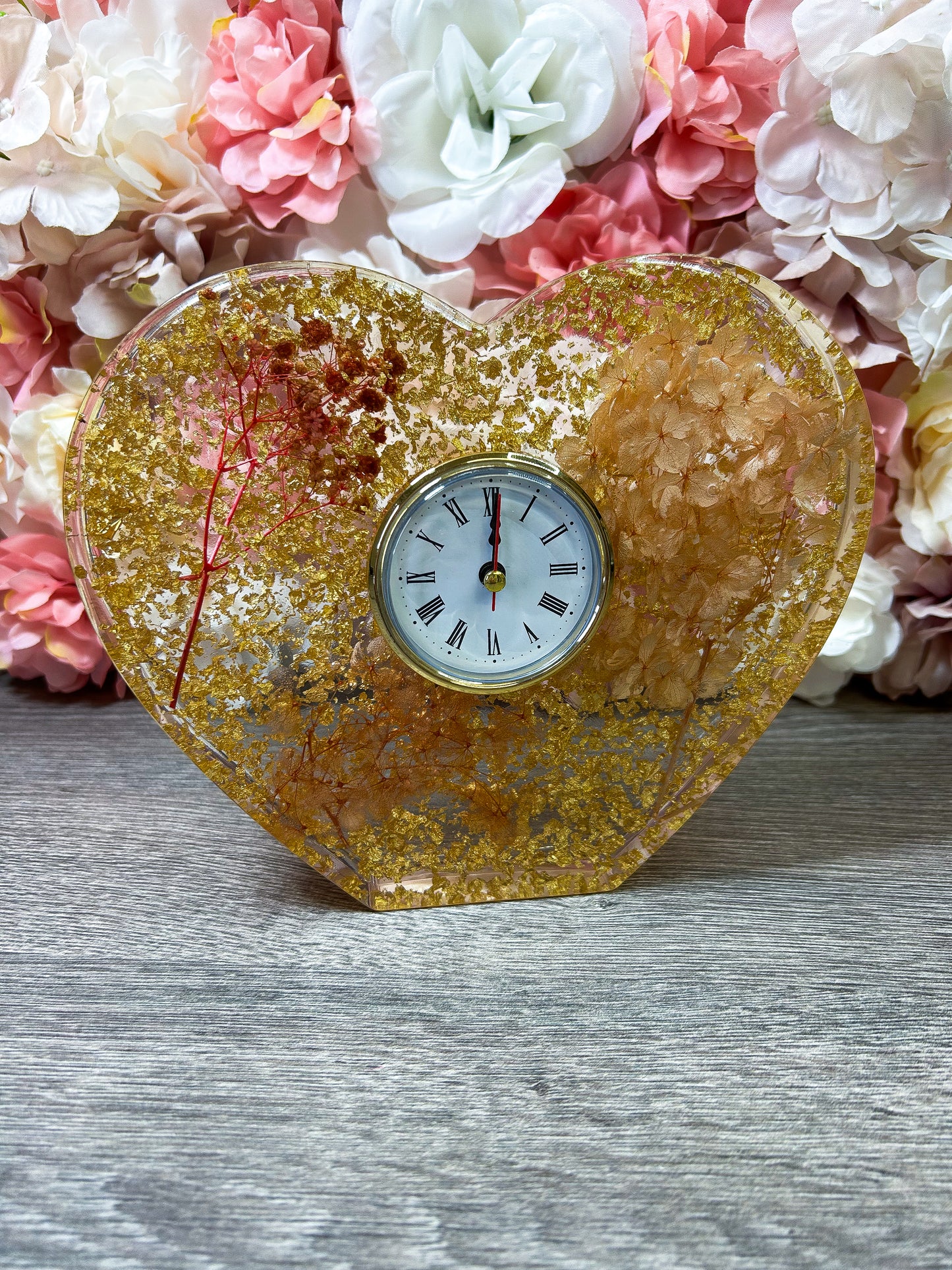 Standuhren aus Resin in verschiedenen Designs