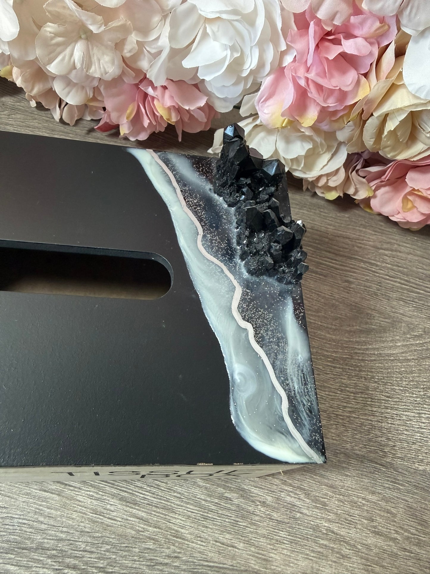 Taschentuchbox mit Harz veredelt
