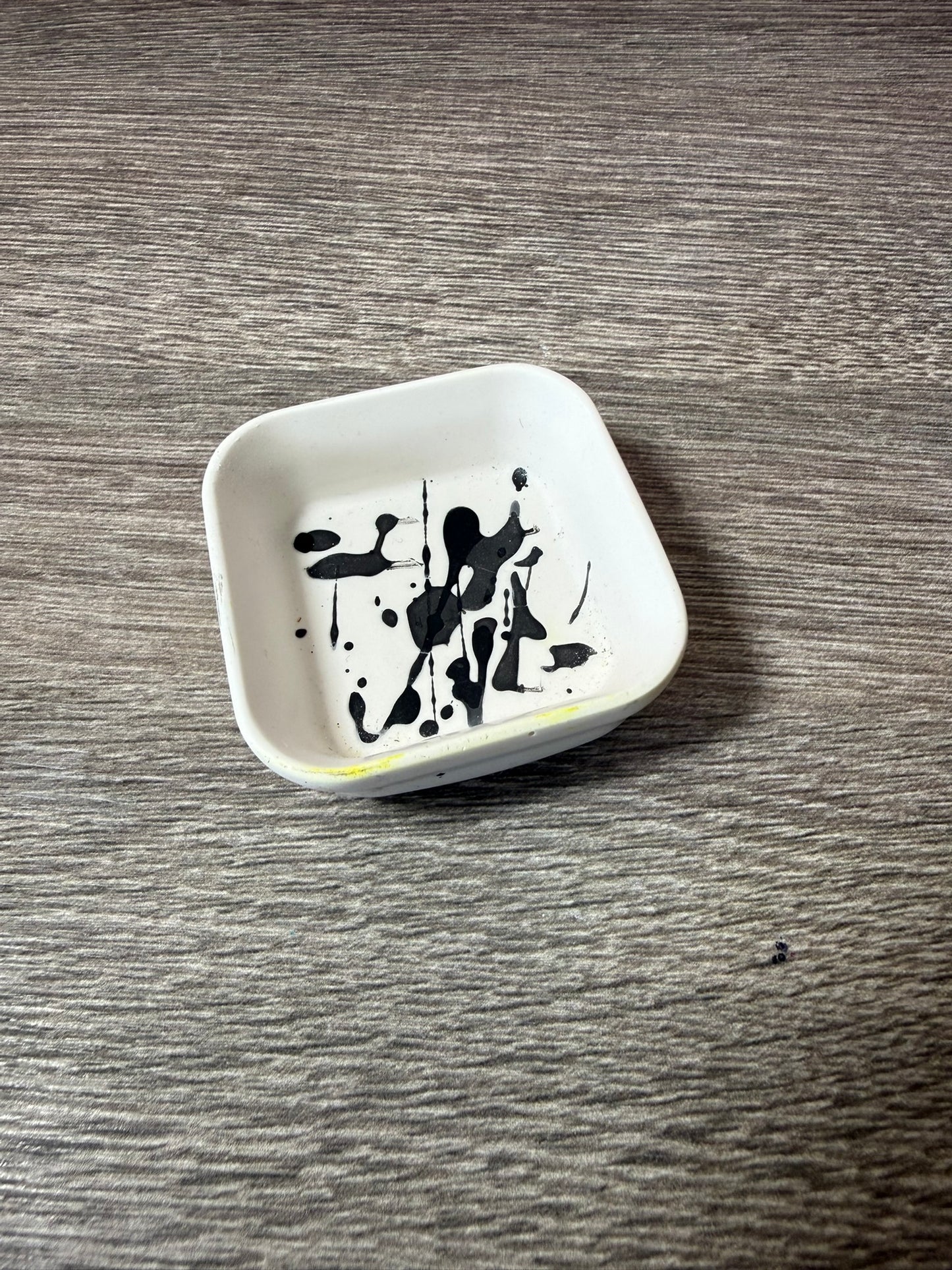 kleine Schale aus Raysin