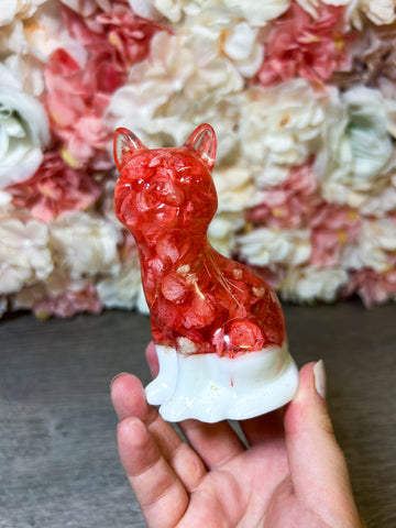 Figur "Katze" mit echten Hortensien