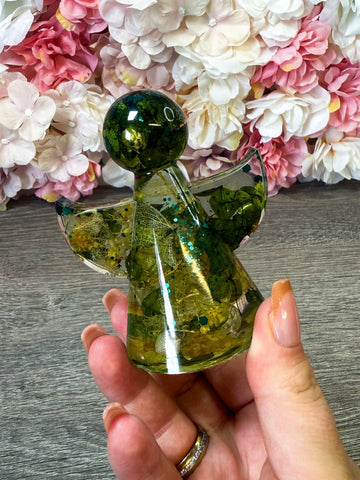 Figur Engel mit echten Blüten "Grün"