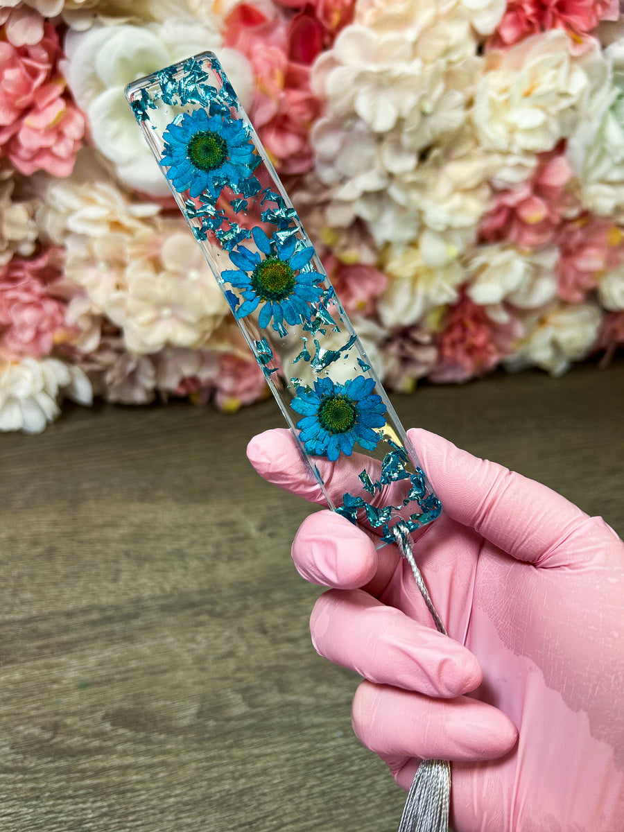 Lesezeichen mit Blüten in verschiedenen Designs