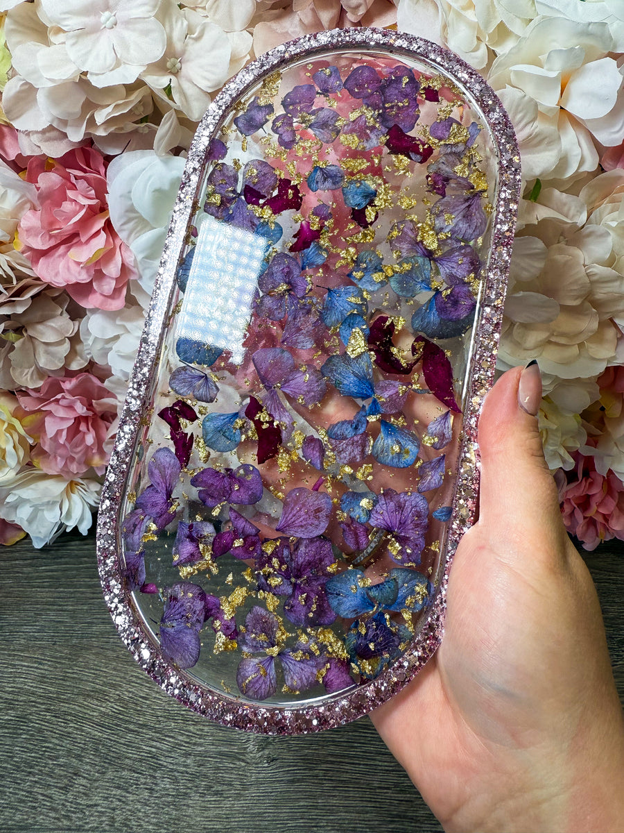 Großes Tablett mit Blumen in verschiedenen Designs