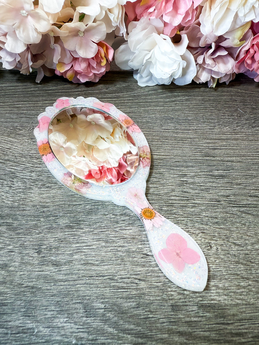 Handspiegel mit echten Blüten