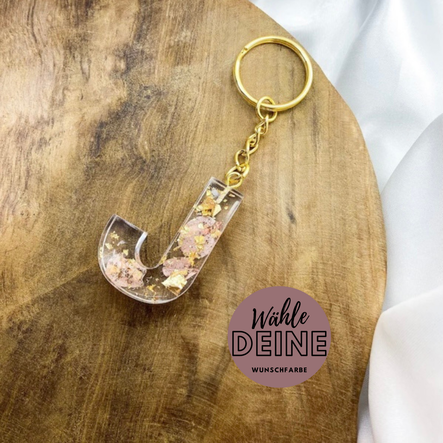 Schlüsselanhänger Buchstaben mit Blütenblättern