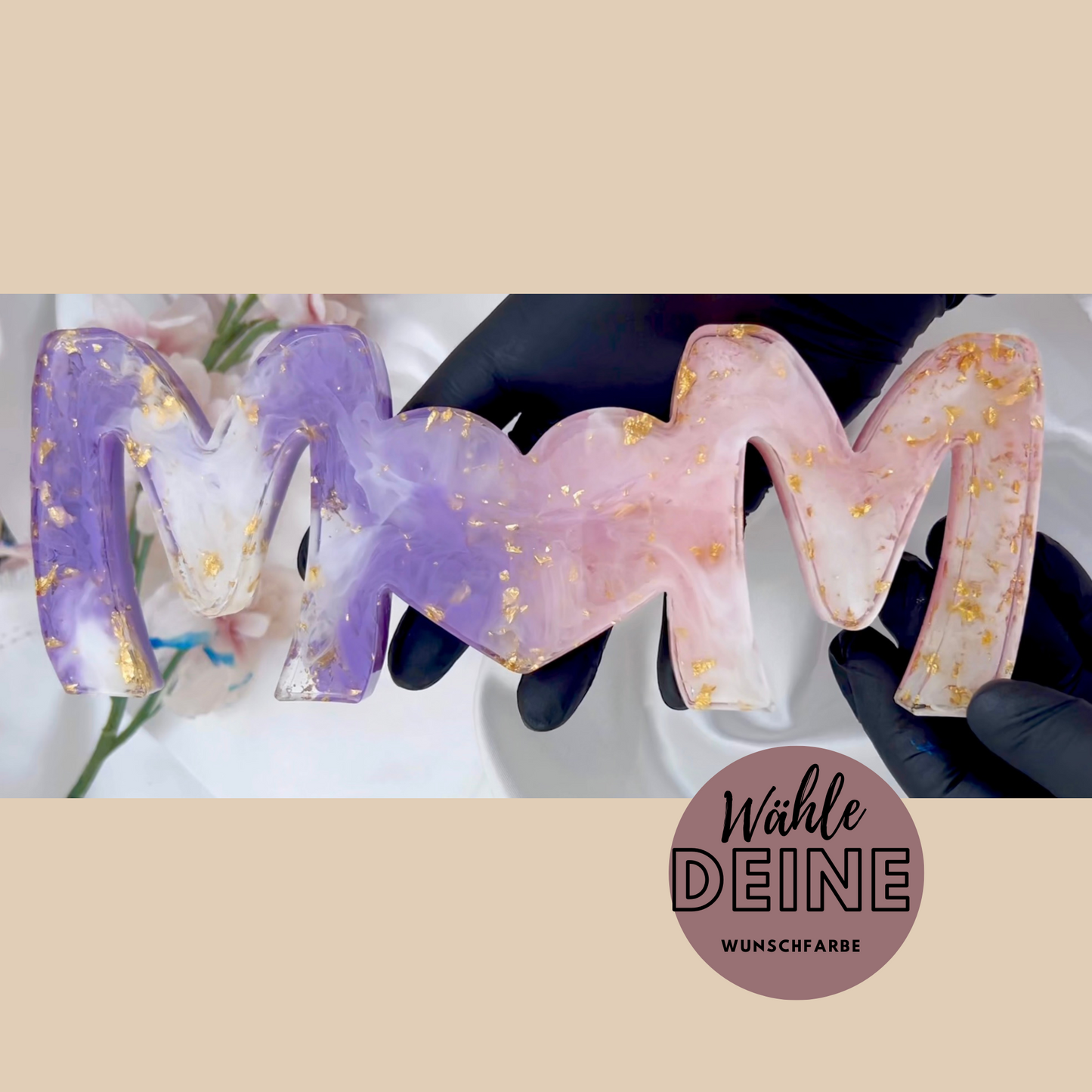 Standschild "Mom" in deiner Wunschfarbe