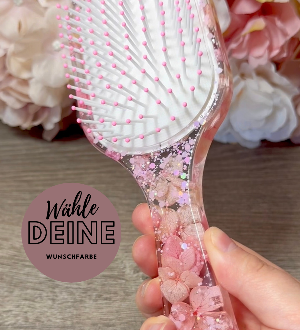 Haarbürste mit echten, eingearbeiteten Blüten in Wunschfarbe